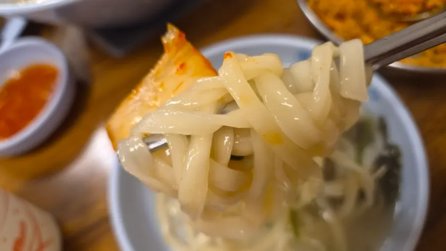 Plate of geotjeori at Daseon Kalguksu