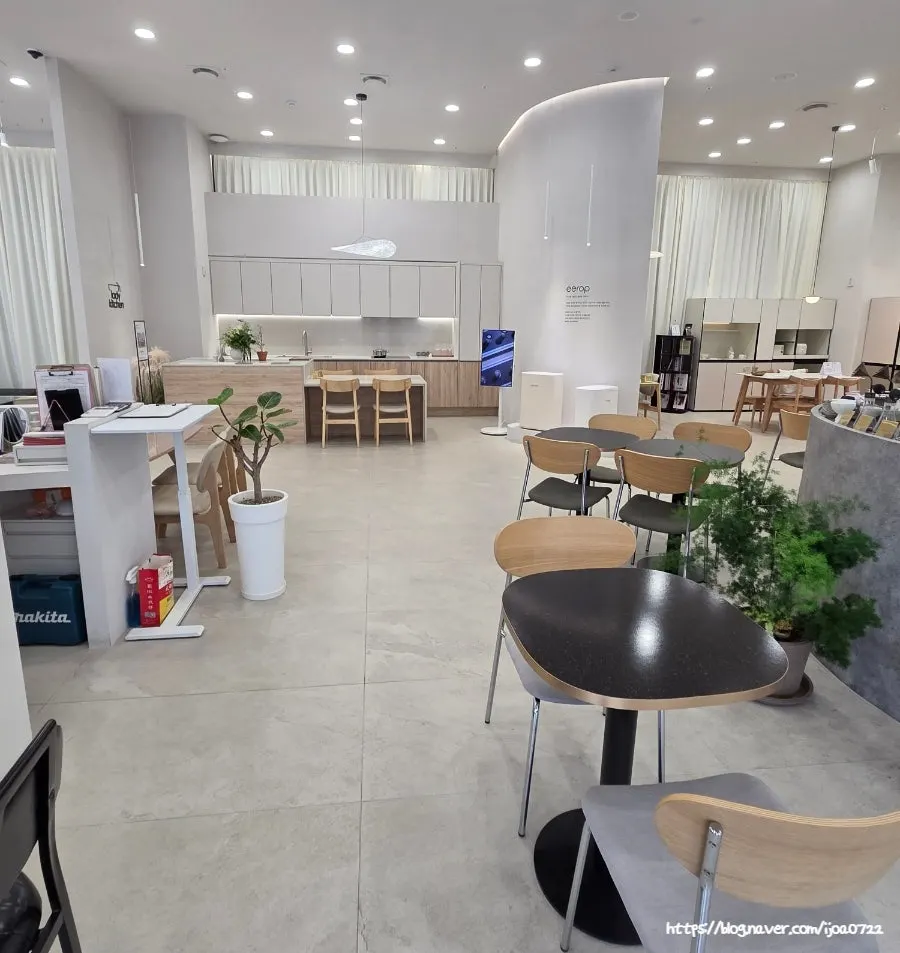 Furniture display area of the Lady Furniture Suwon showroom