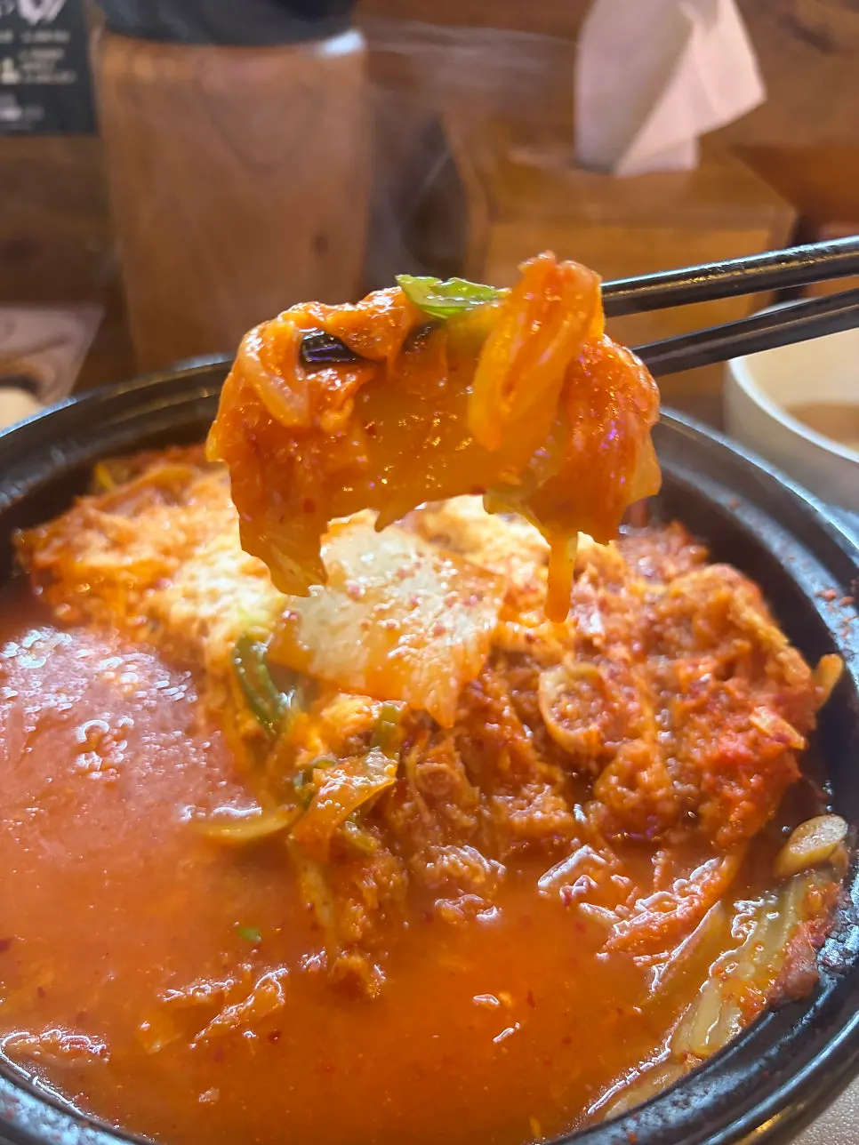자작한 국물의 일본식 김치치즈나베 전골