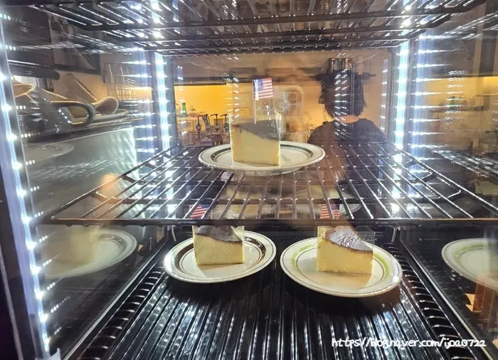 Display-case cakes and desserts made to order