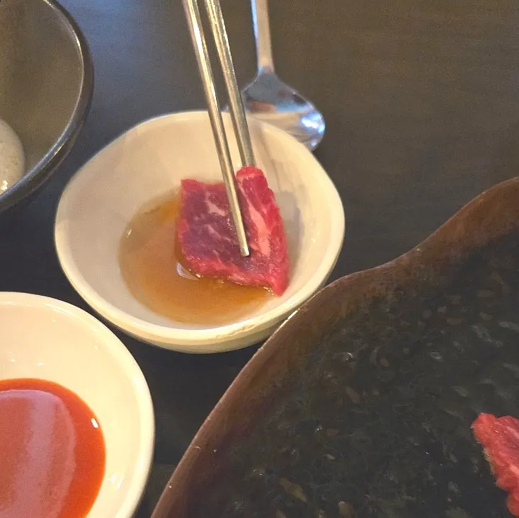 결이 살아있는 육사시미 접시