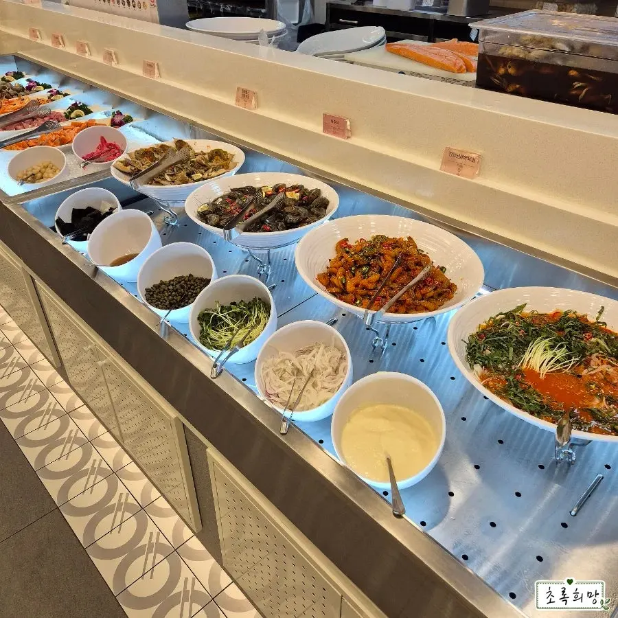 Sushi for trying several varieties
