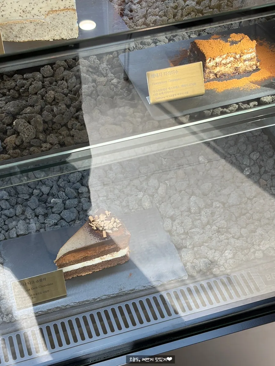 Café desserts including cakes