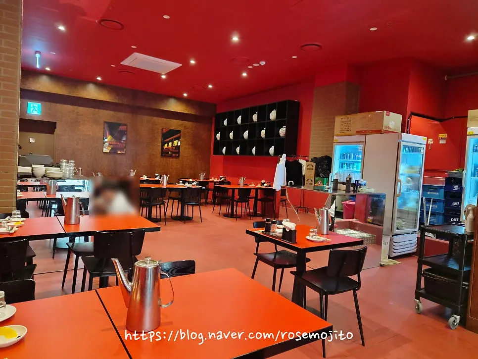 Table layout inside Mirim Yangjang