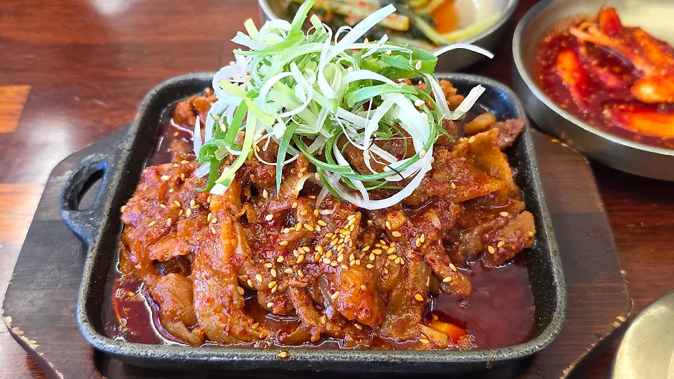 고등어구이와 갈치구이 상차림
