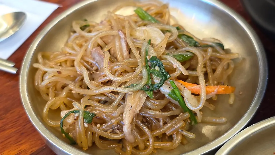 발라낸 갈치 속살과 밥