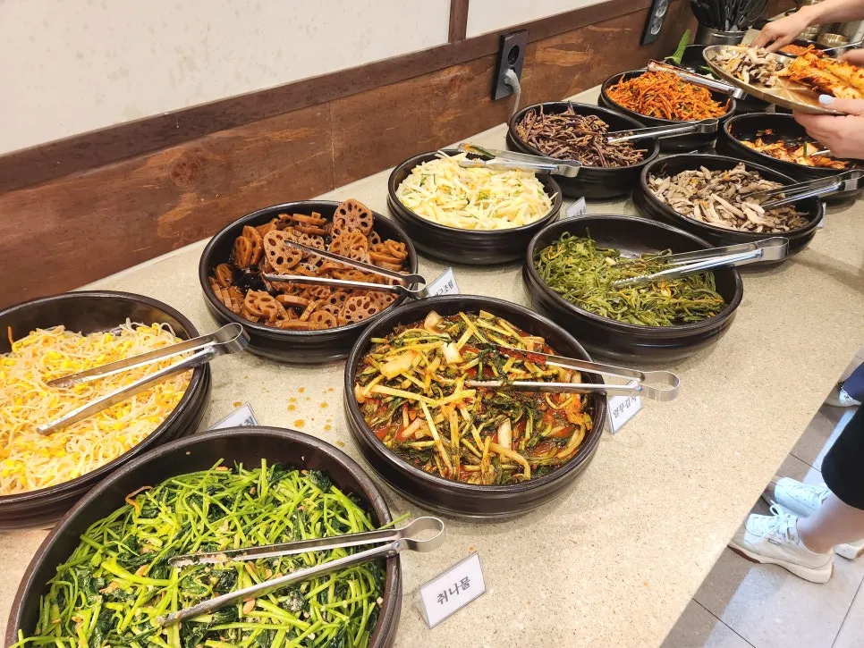 Unlimited refill side dish self-serve bar at Boriook