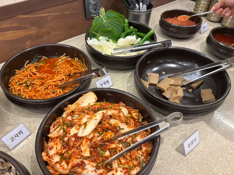 깔끔하게 관리된 보리옥 셀프바 전경