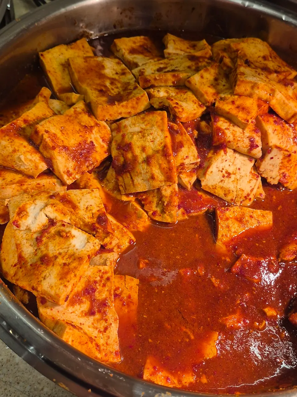 김치와 무생채 등 셀프바 반찬