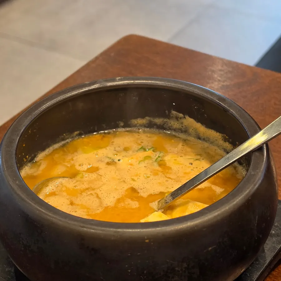 정식과 함께 나온 국