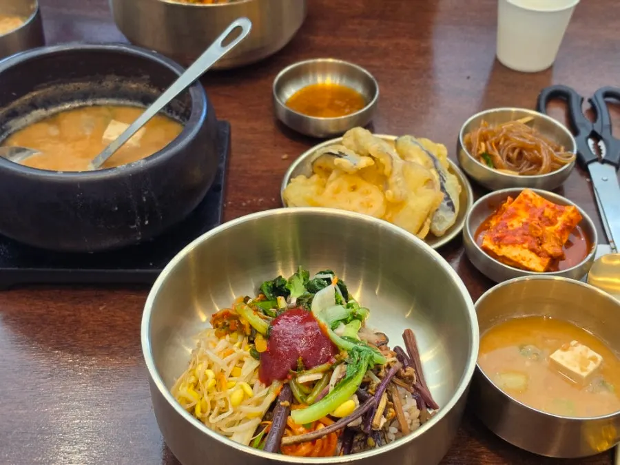 ポリオク本店の食事の締めの食卓