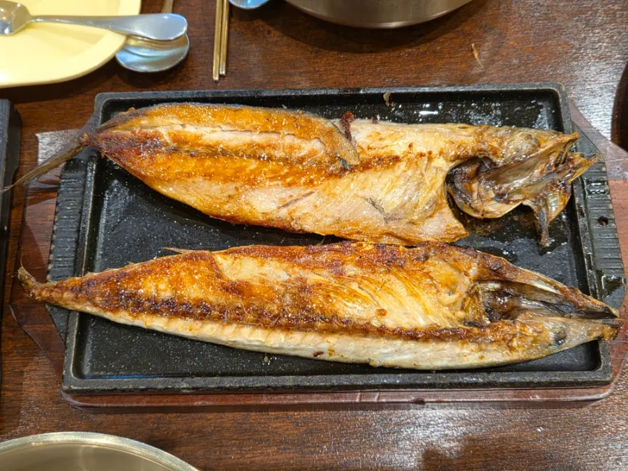 Moist grilled mackerel half-portion