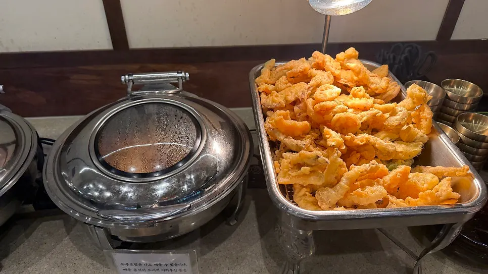 The unlimited self-serve side dish bar at Boriook