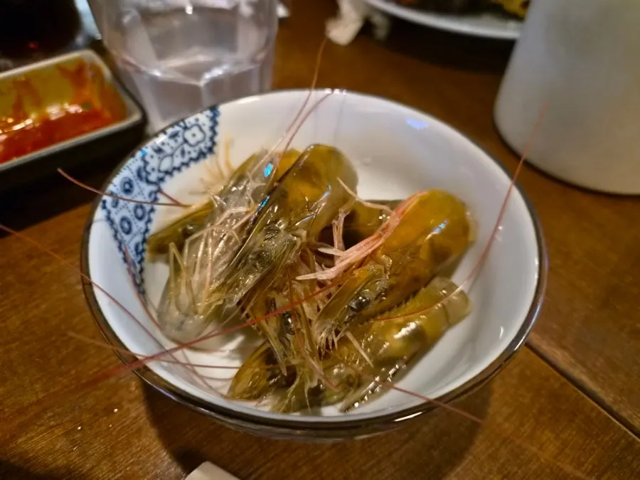 바삭하게 구워진 새우머리