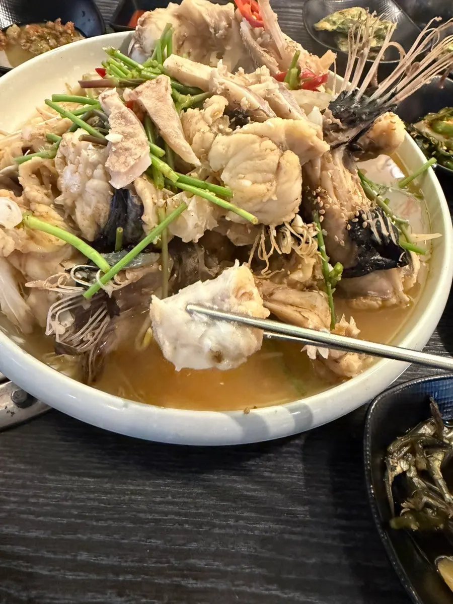 Agu suyuk dipped in chojang sauce