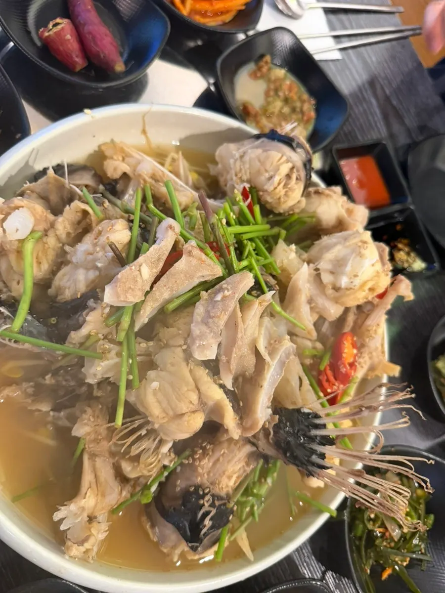 Bean sprouts left on the agu suyuk plate