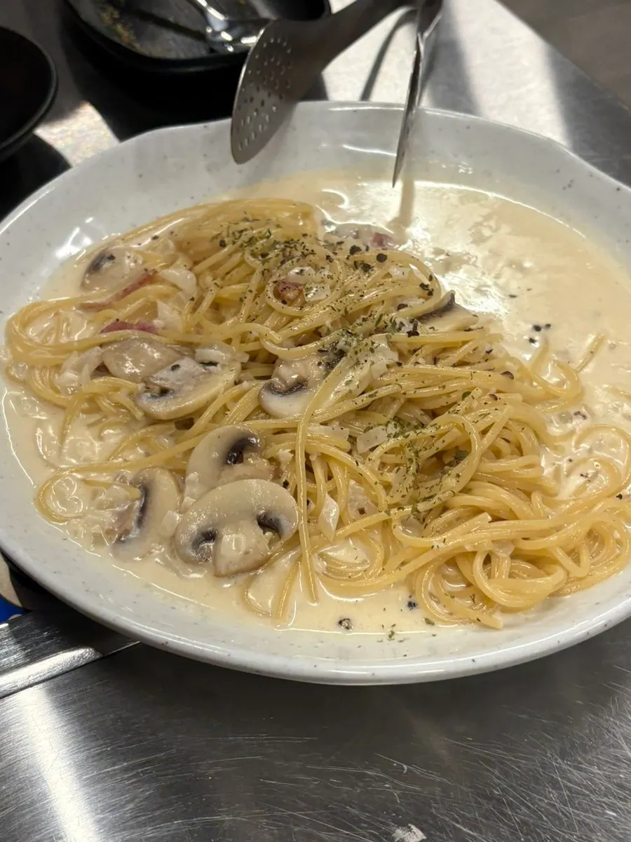 Paldo cream pasta included in the set