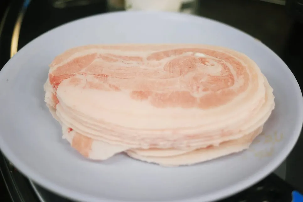 Plate of 300g frozen pork belly