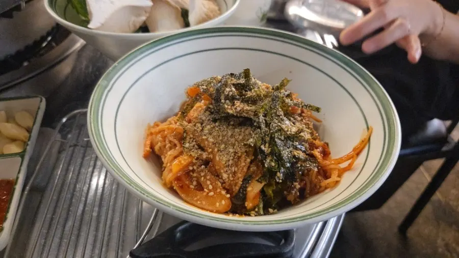 고기 굽는 동안 나온 비빔국수