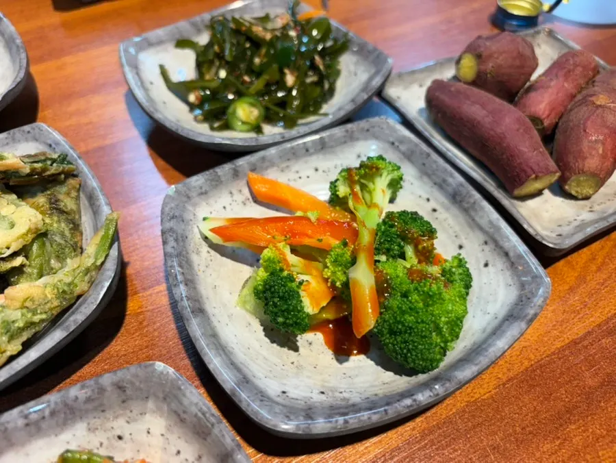 Old-school dining hall atmosphere at this Suyeong sashimi bar