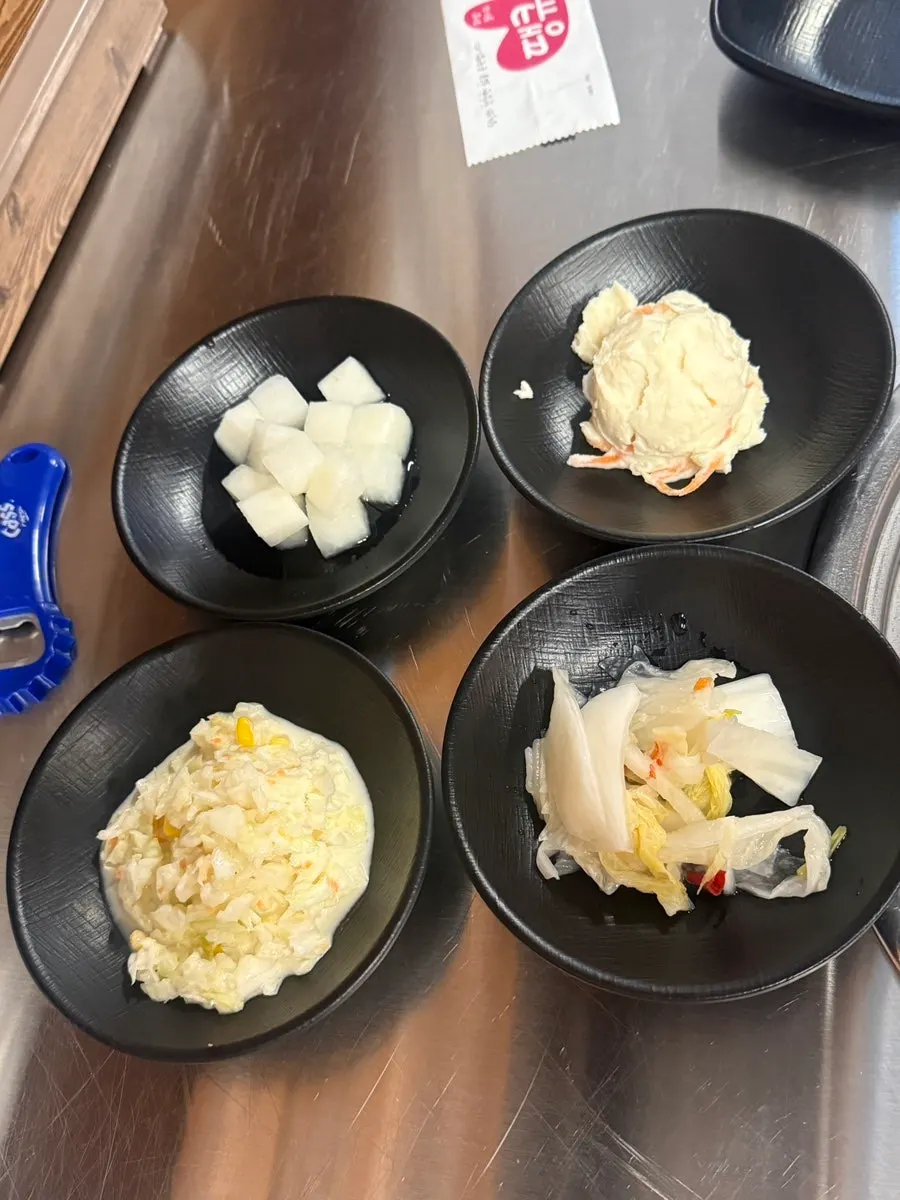 깍두기와 백김치 기본 반찬