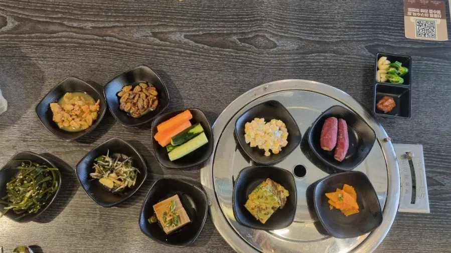เครื่องเคียงพื้นฐานของร้าน Sintongyeong