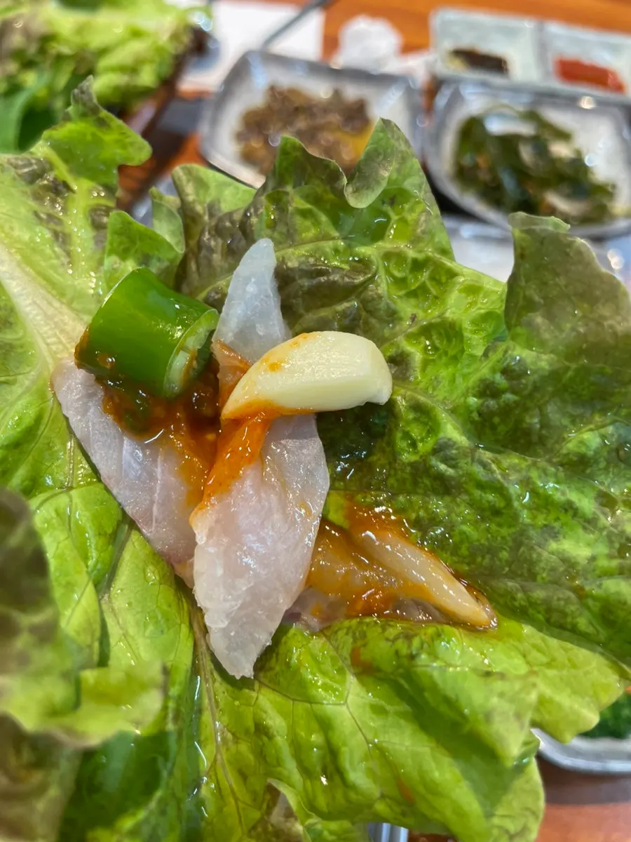 신선한 자연산 모듬회 클로즈업