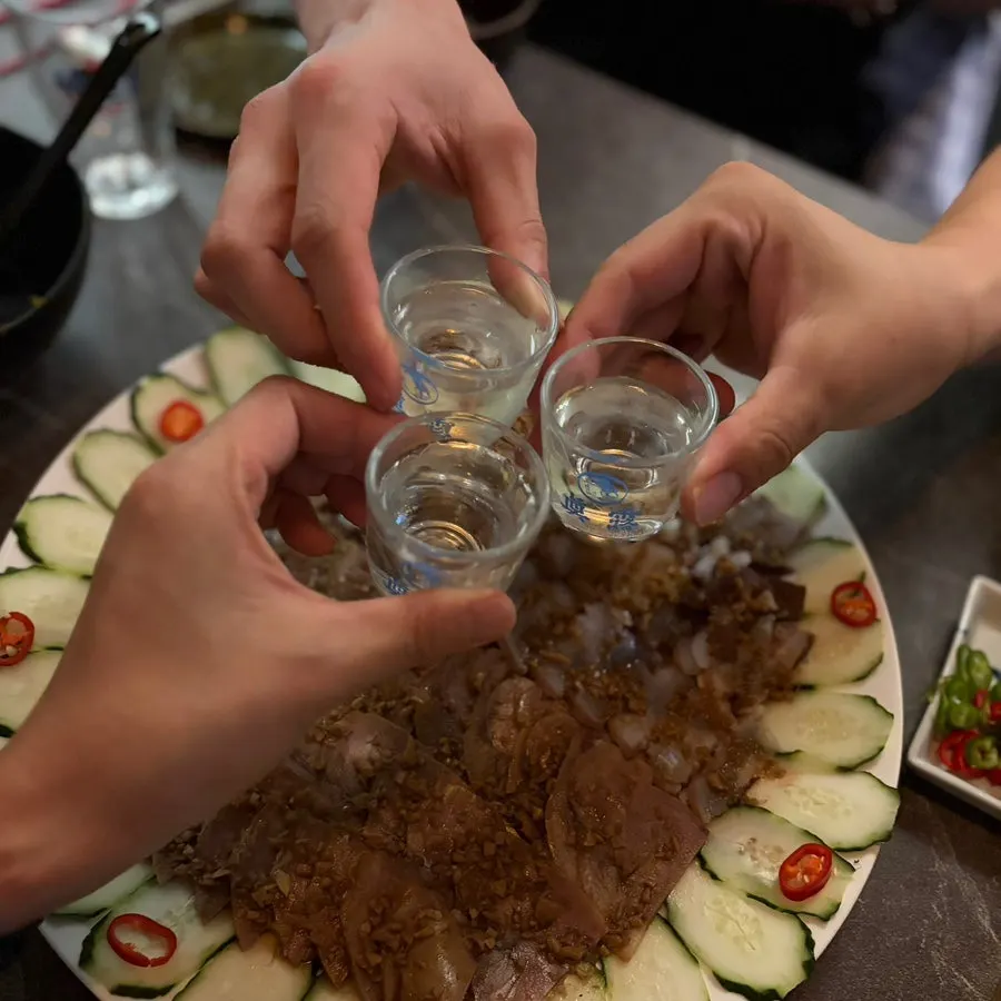 The table at the end of the meal at Dari Yeodeolgae