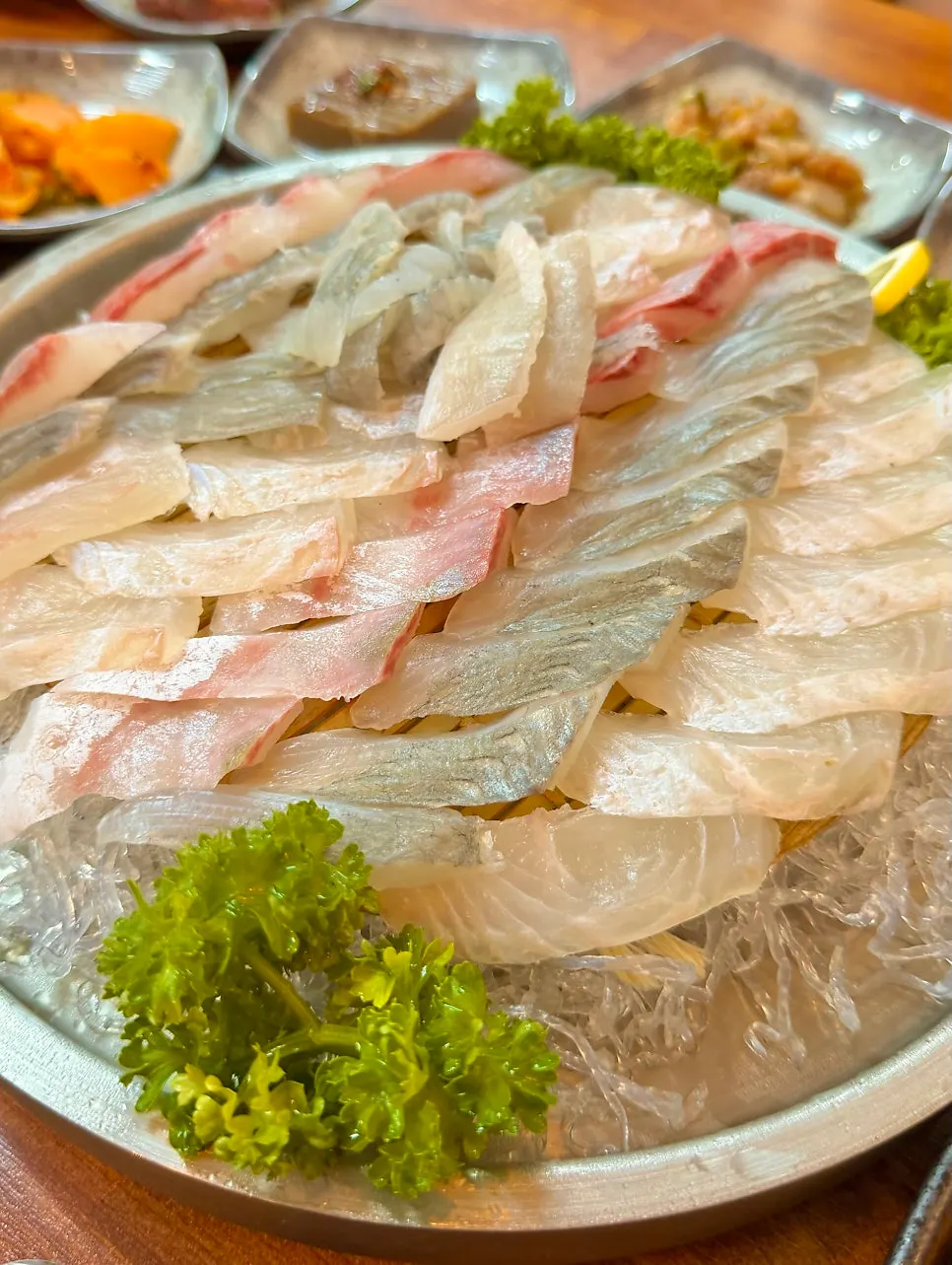 Full view of the seafood restaurant Sintongyeong Gul Gukbap