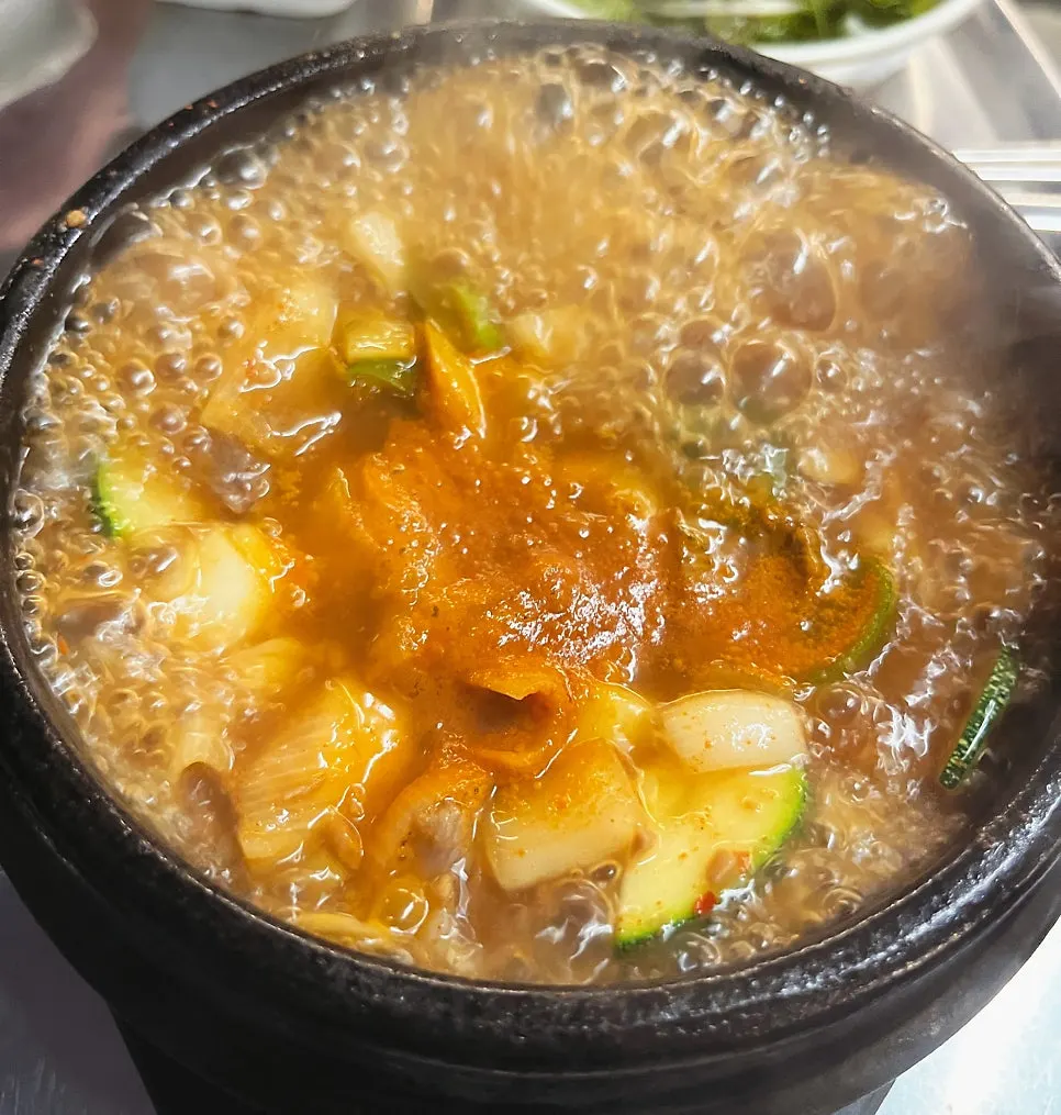 Garlic and onion grilled together with the meat