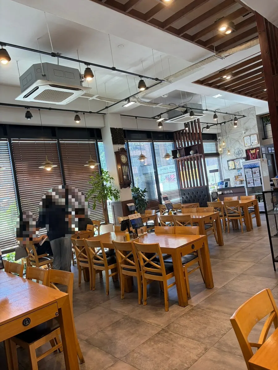Tables inside Iseol Myeonok suited for group gatherings