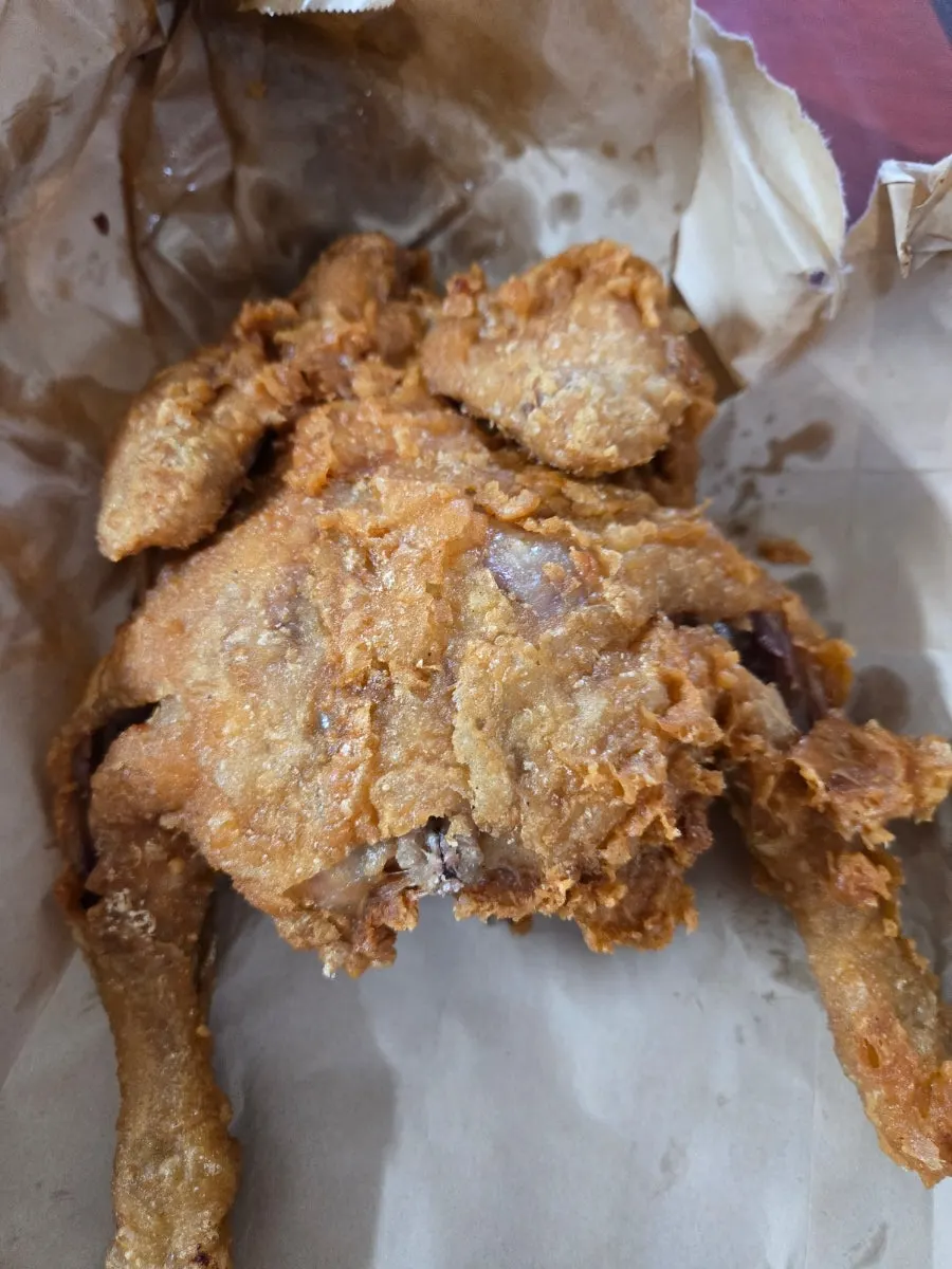 포장한 닭강정과 옛날통닭