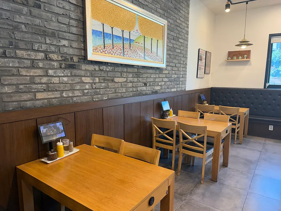 Bulgogi and naengmyeon menu at Iseol Myeonok