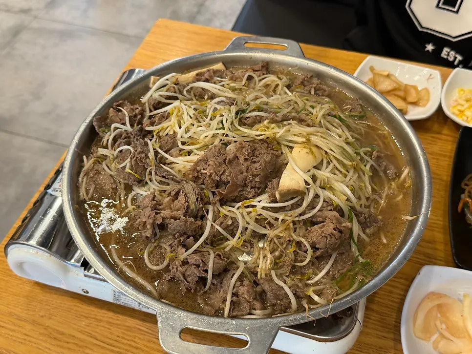 Ganjaemi muchim and muksabal accompaniments