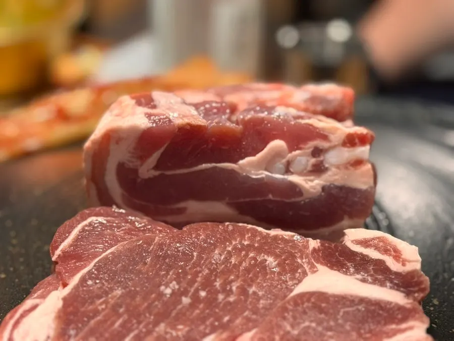 통삼겹반 통목살반 600g 상차림
