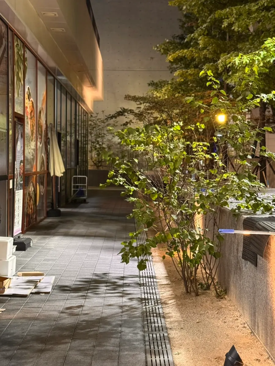 View of the building on the way to Katsu Shokudou Suyu