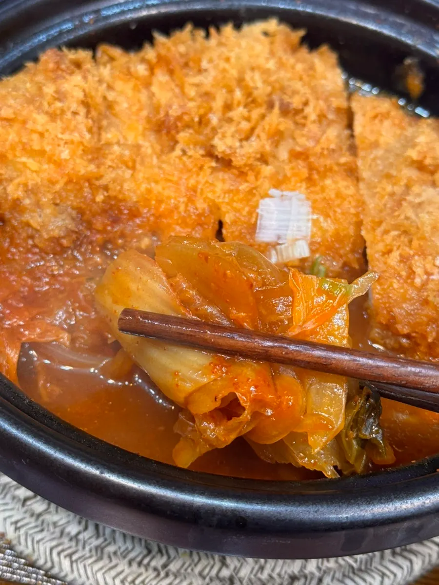 Tonkatsu soaked soft after absorbing the nabe broth