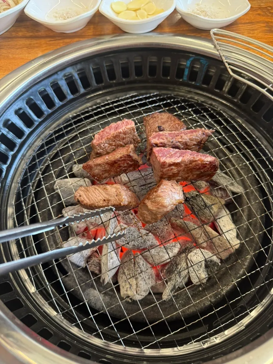 가족 외식 마무리 고기 한 상