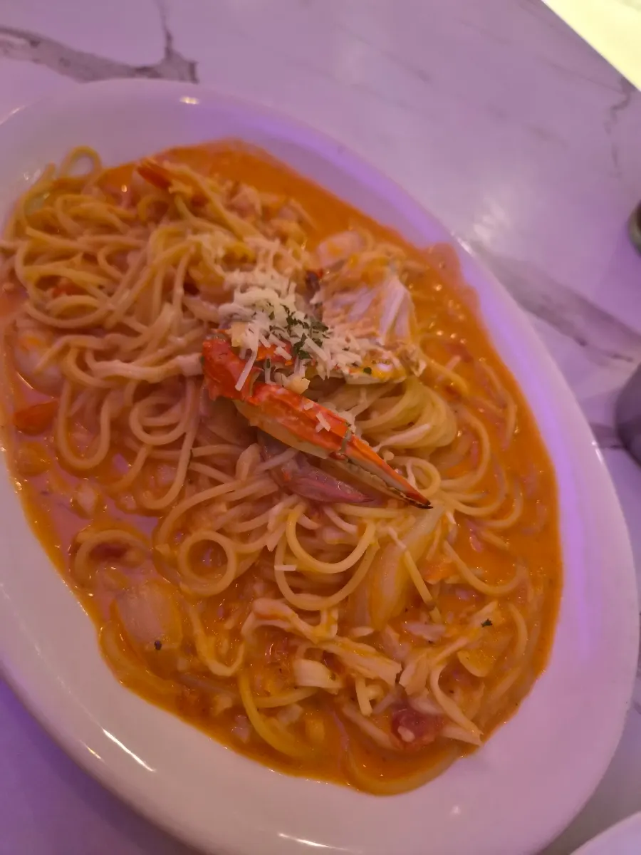 A plate of Table d'Hote's crab rosé pasta