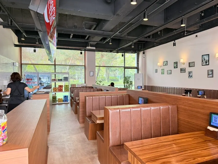 Mexican-themed interior of Taco Dot Cheongna Branch