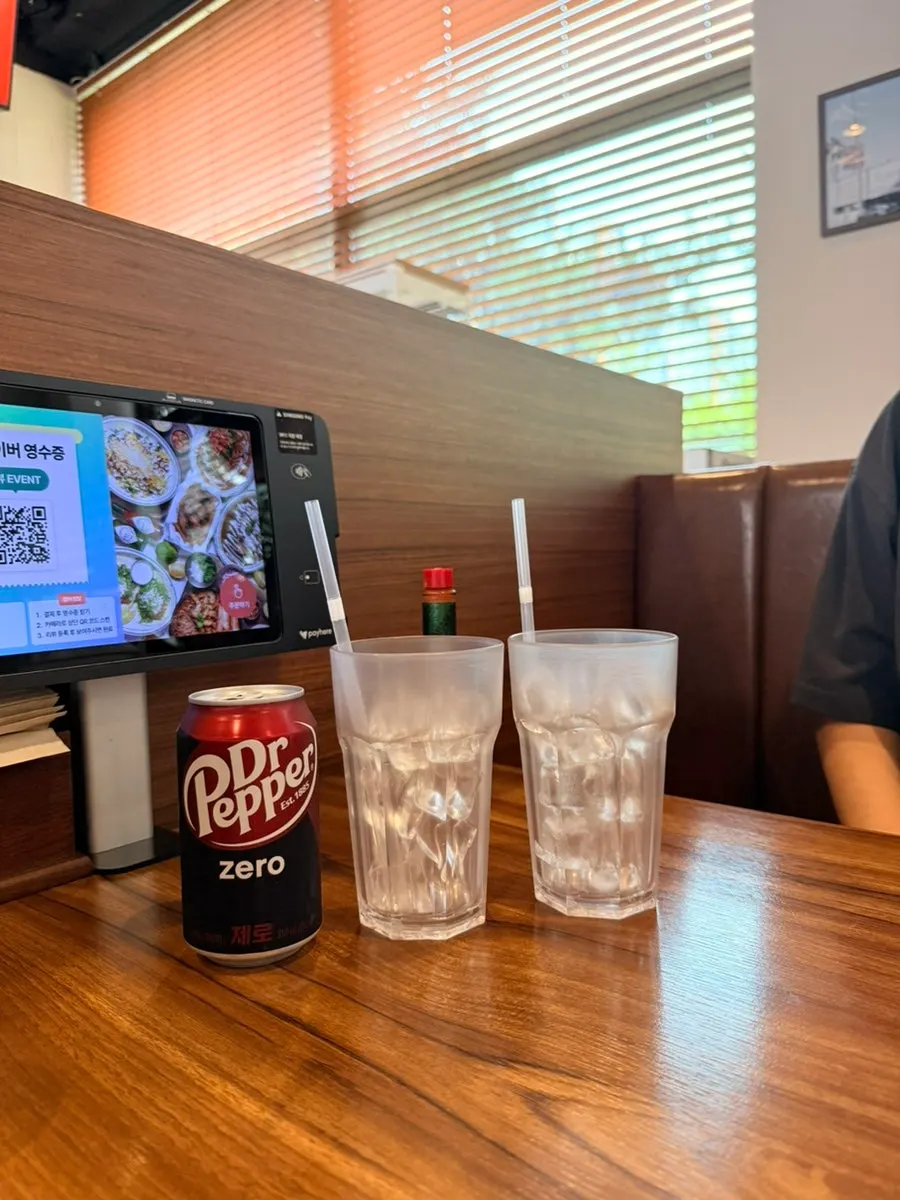 Table setting at Taco Dot Cheongna Branch