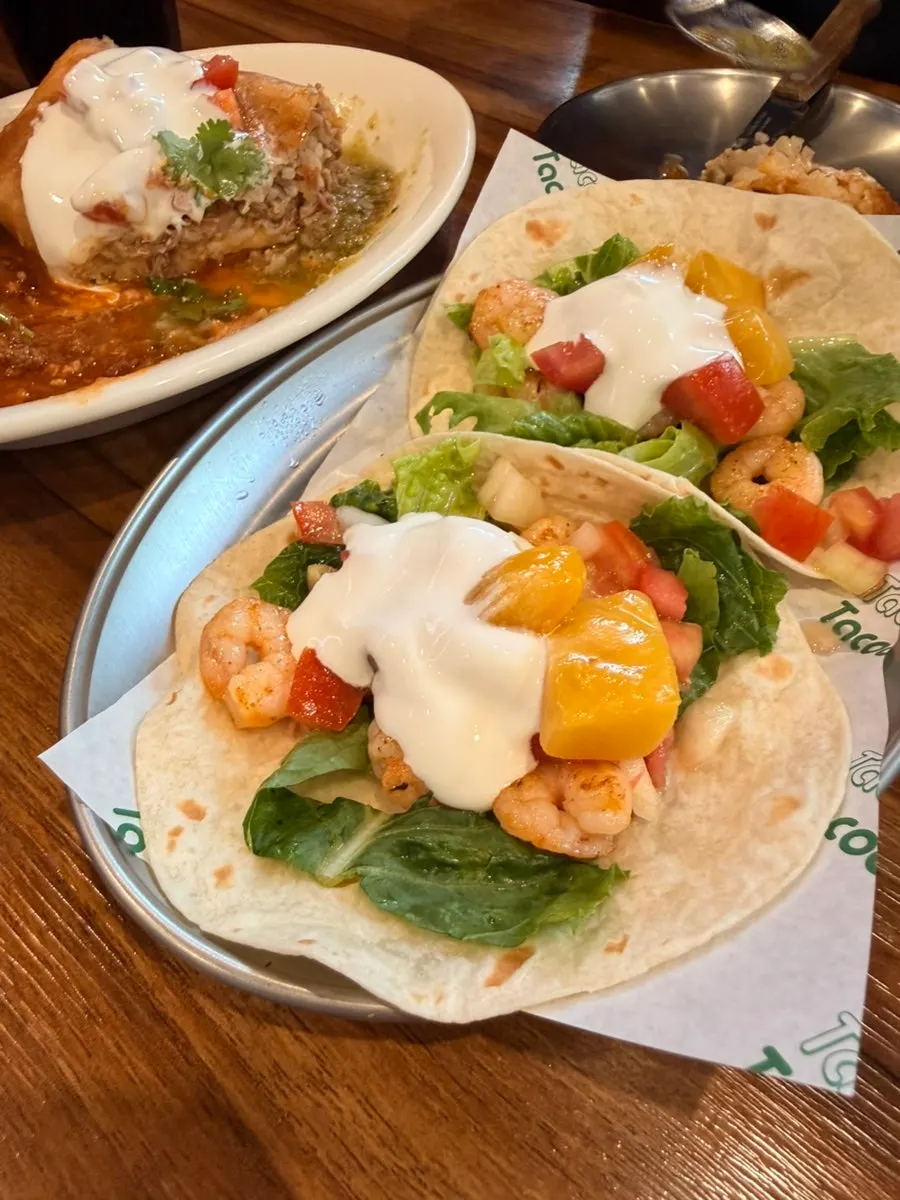Plate of mango shrimp taco