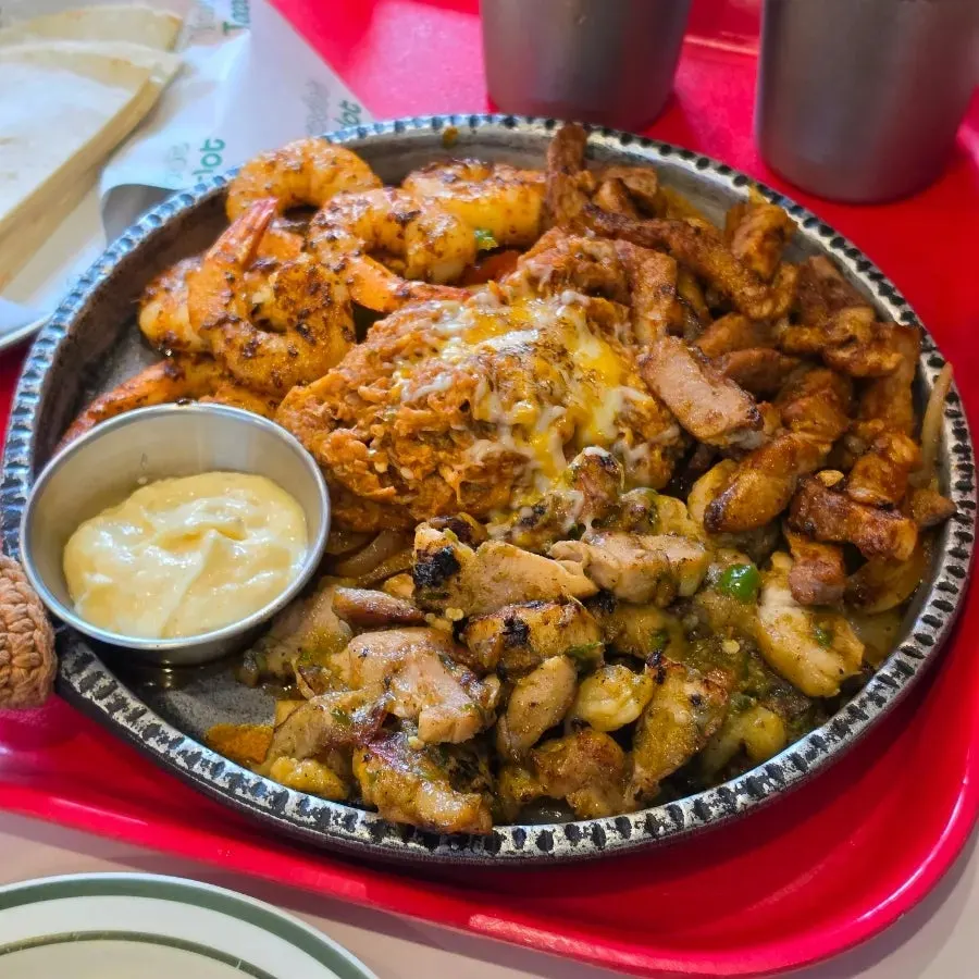 Full spread of the Grilled Meat Fajita Platter at Taco Dot