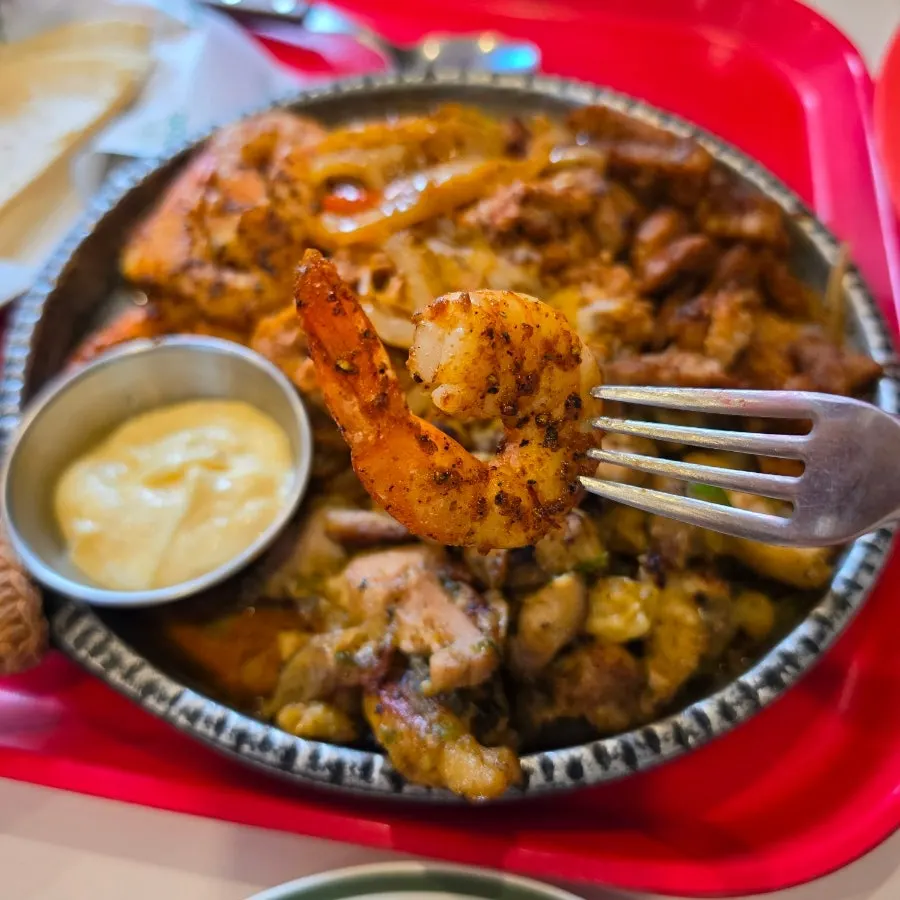 Fajita topped with plump shrimp