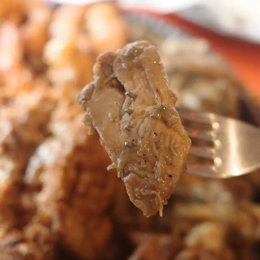 Chicken grilled with a curry-like seasoning