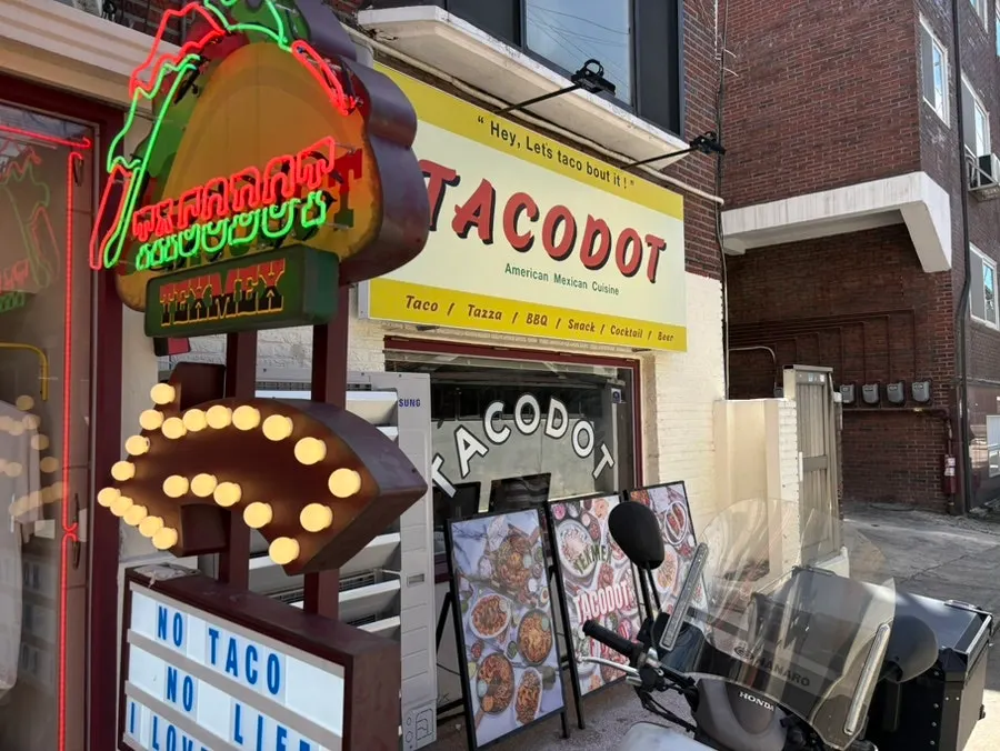 醒目的Taco Dot招牌
