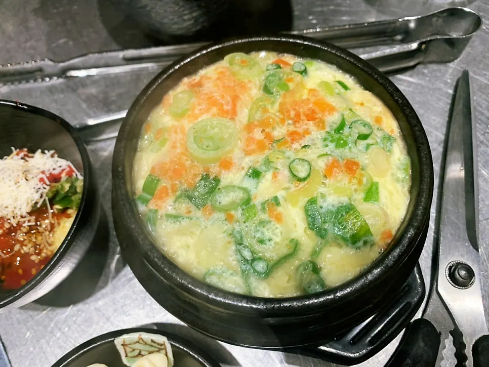 서비스 비빔쫄면과 계란찜