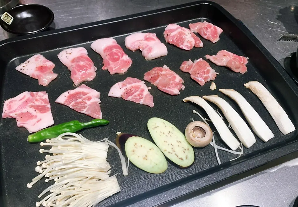 노릇하게 구워진 쫀득살 한 점
