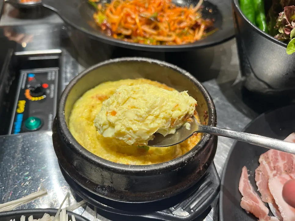 Daegu Seomun Market-style flat mandu served as a free side