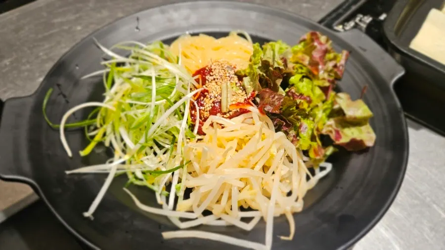 태돈 서비스 쫄면 한 그릇